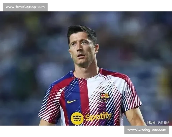 曼联否决莱万引进：拉特克利夫拒踏暮年球星陷阱