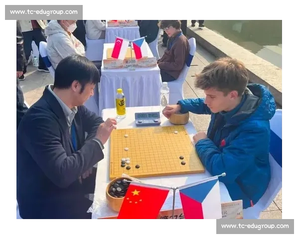 纹枰对弈聚同心!静安围棋总决赛落子 纹枰对弈聚同心!静安围棋总决赛落子
