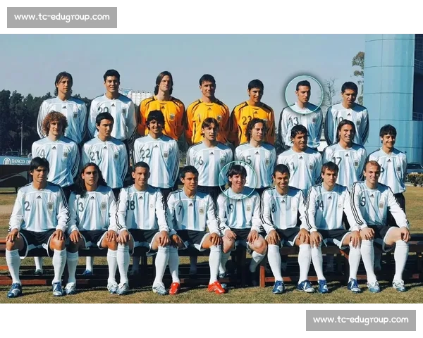 三星渐变下的争议：阿根廷 2026 训练服解码