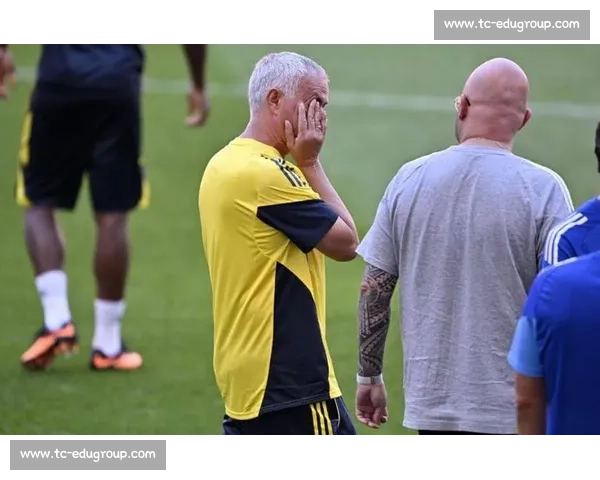 后卫单刀慌了神?足坛那些尴尬瞬间的真相 后卫单刀慌了神?足坛那些尴尬瞬间的真相