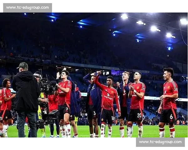 曼联新帅开局碾压！阿莫林 9 轮 16 分甩滕哈格 5 分