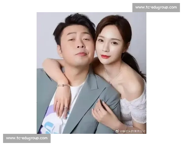 杜海涛沈梦辰伦敦返京，机场比心互动甜度超标