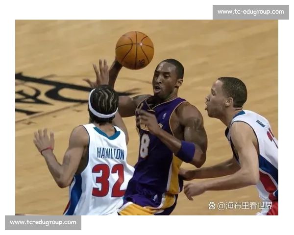 回顾湖人对阵小牛狂砍六十二分经典比赛全程录像解析深度回放精华